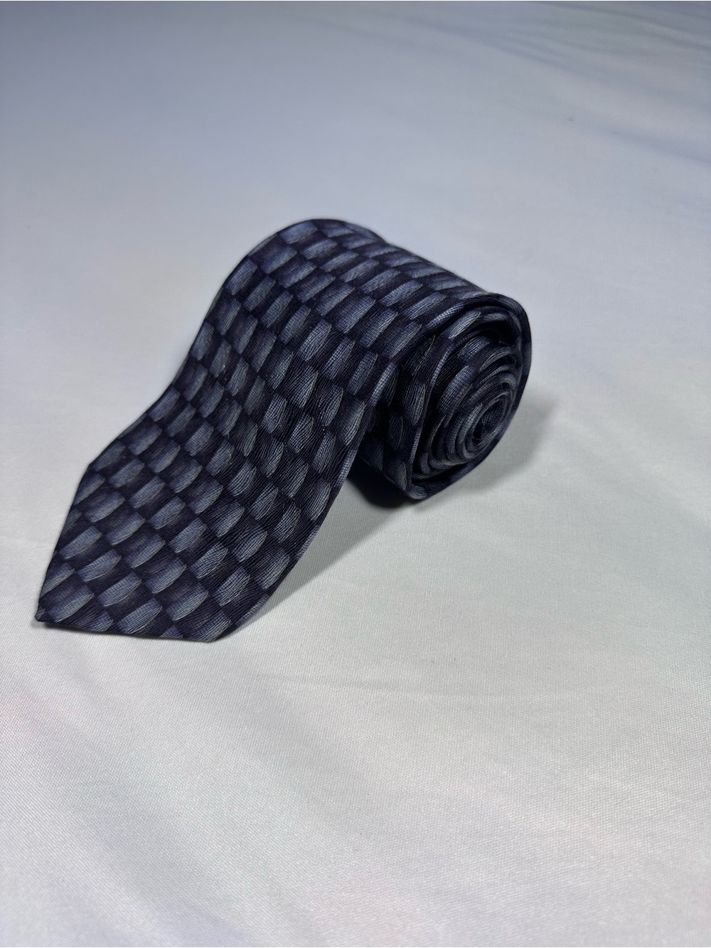 Vintage 90s Oscar de la Renta 100% Silk Tie Navy Geometric 4" Wide